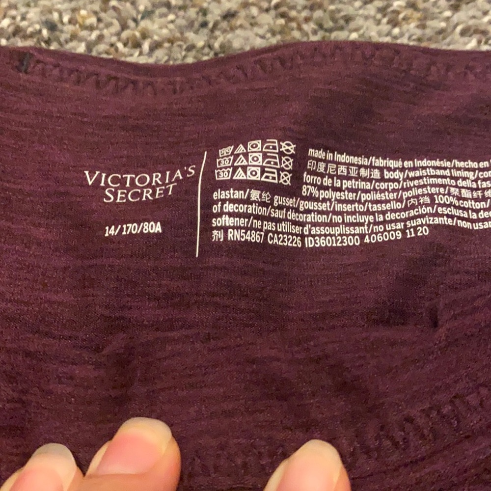 Victoria secret essential leggings 14